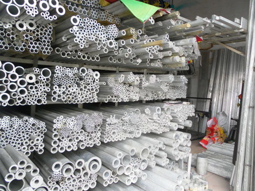 鐵合金批發(fā)與供應 以硅鐵粒為例，探索郵編商務網(wǎng)的價值